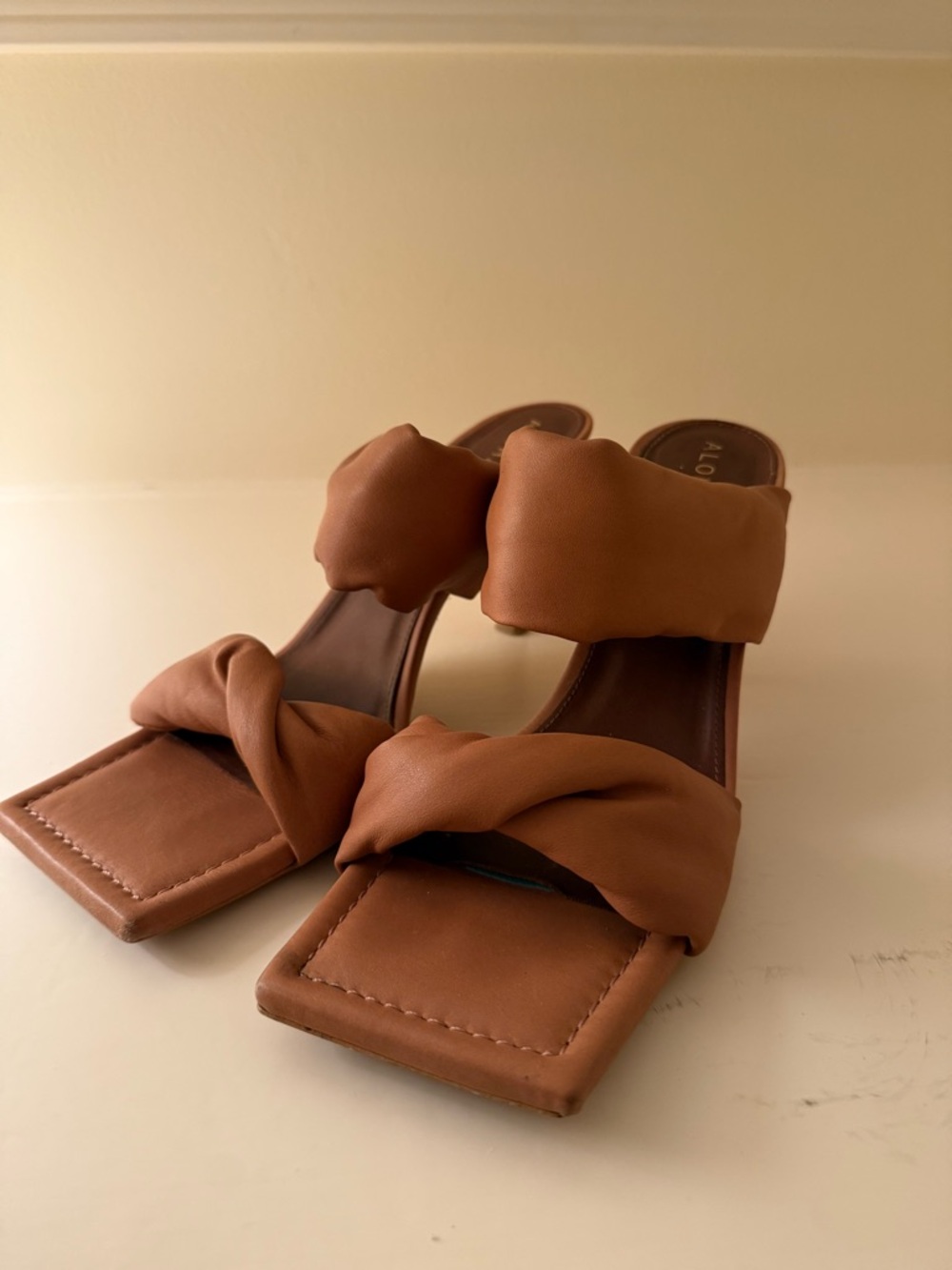ALOHAS Cognac Padded Knot Mule Sandals